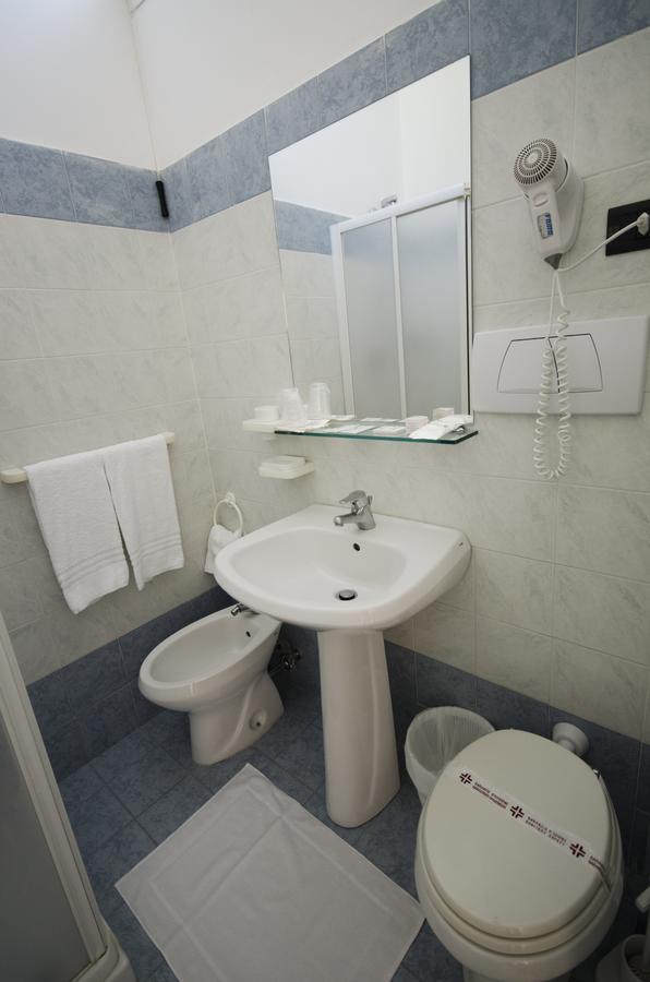 קופרה מריטימה Hotel Ideal מראה חיצוני תמונה